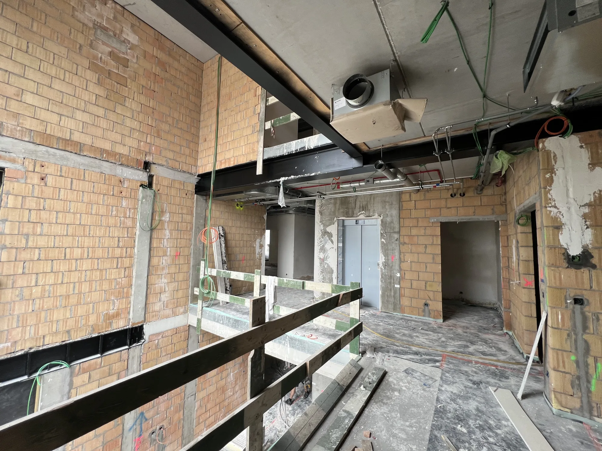Nieuwbouw kantoren met conciërgewoning maatwerkbedrijf - Gent Singel (5)