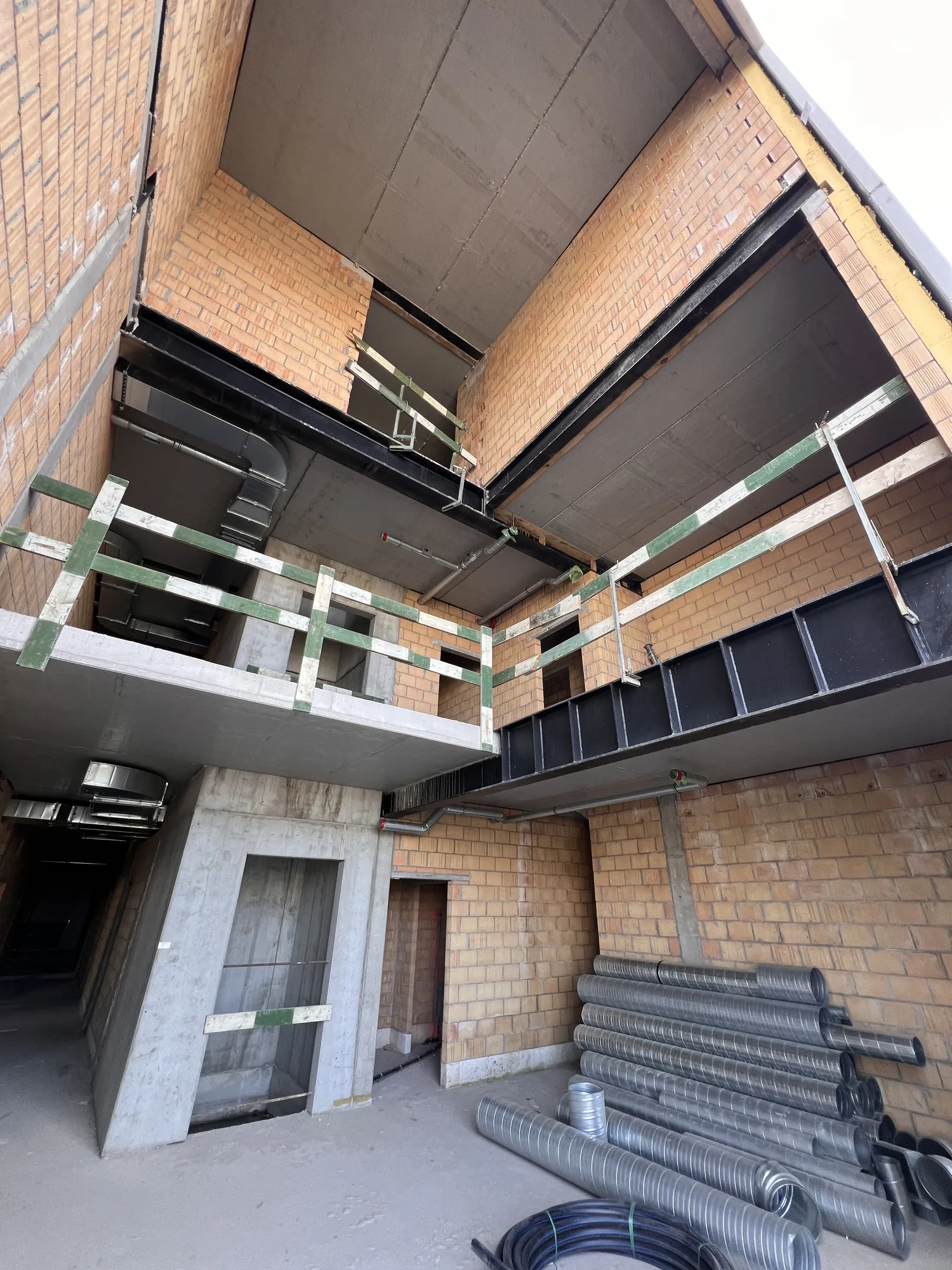 Nieuwbouw kantoren met conciërgewoning maatwerkbedrijf - Gent Singel (15)