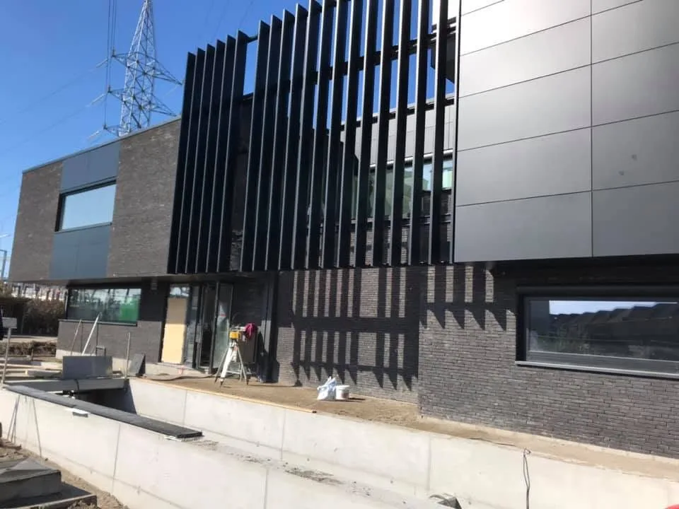 (Ver)nieuwbouw kantoren maatwerkbedrijf - Gent Gaardeniersweg (15)